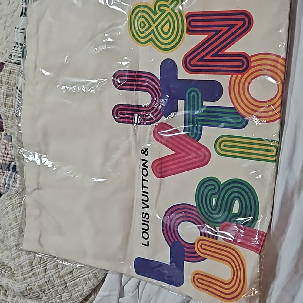 NWT Louis Vuitton canvas bag - Picture 3 of 3